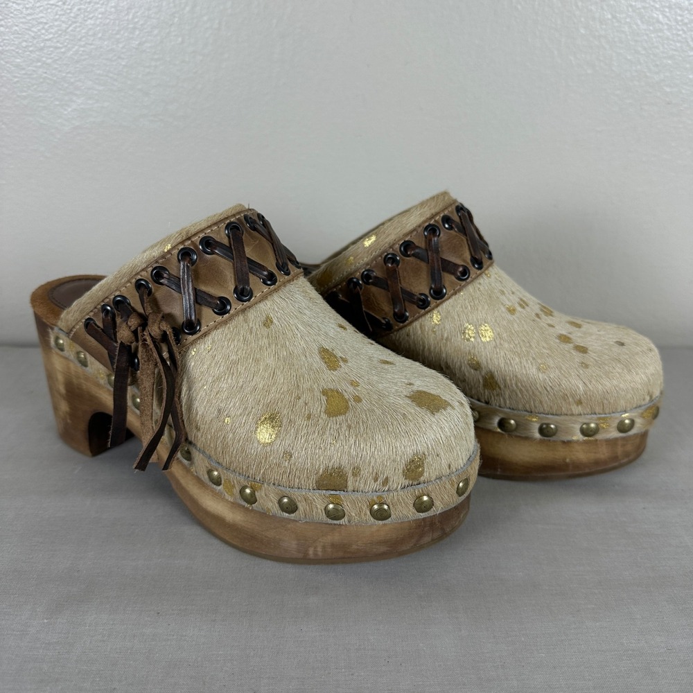 Freebird Women's 7 Woodstock Clogs Tan Gold Cow Hair Leather Wood Platform Studs